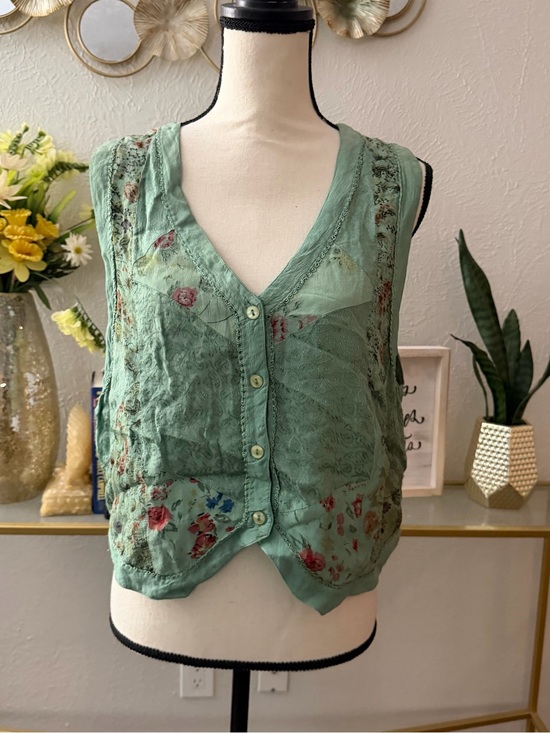 Msas Tops - SAS Vintage Embroidered Floral Lace Button-Front Camisole